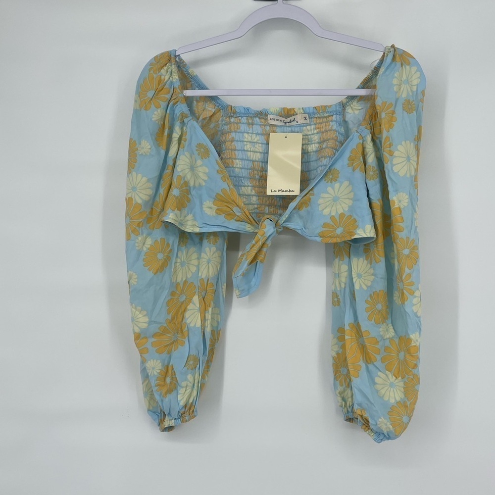 Live to be spoiled nwt tropical tie front puff sleeve top